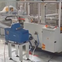 熱熔膠開(kāi)箱機(jī)的噴膠位置